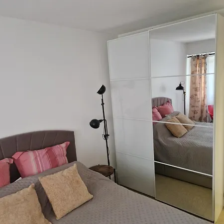 Private Comfortable For Working - *